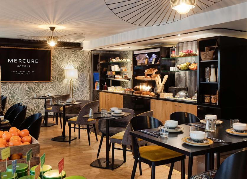 Restaurant Photo
