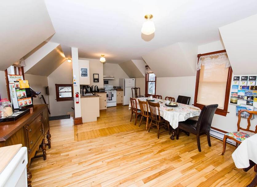 Dining room Photo