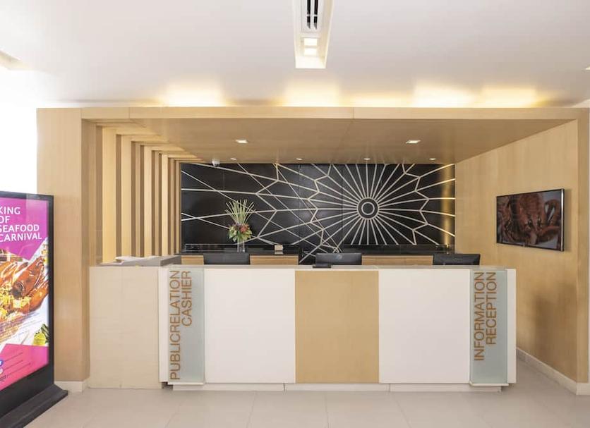 Front desk Photo