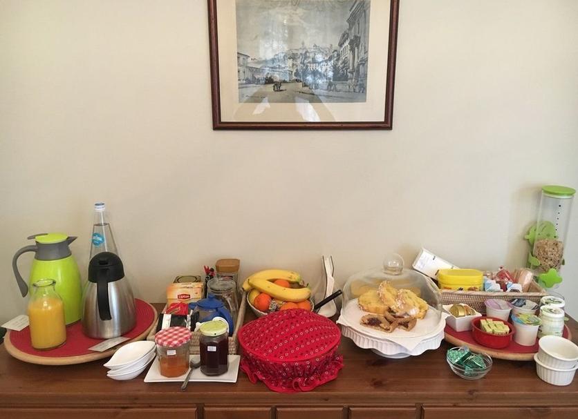 Buffet Photo