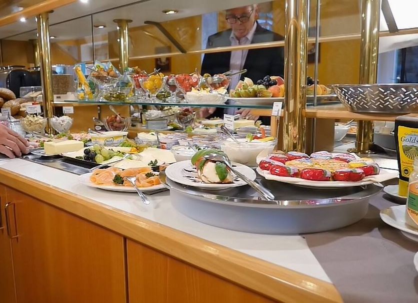 Buffet Photo