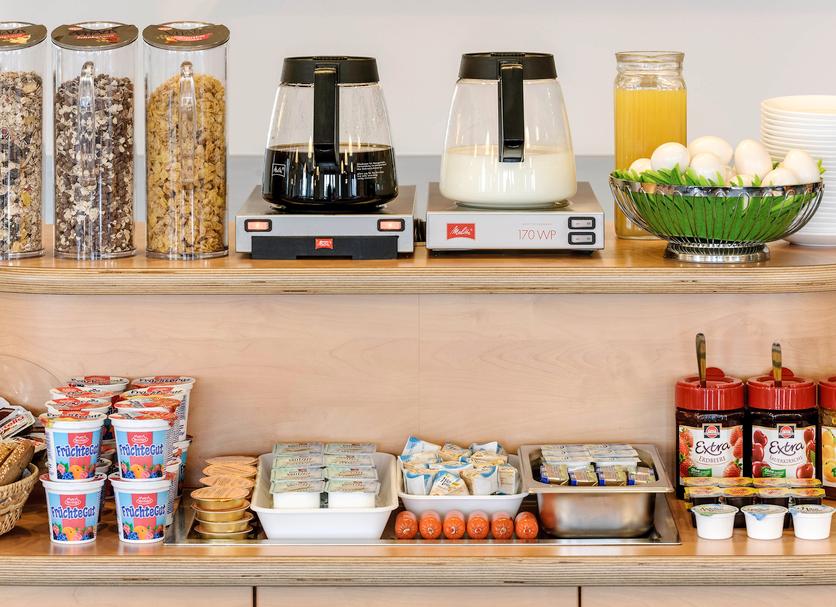 Buffet Photo
