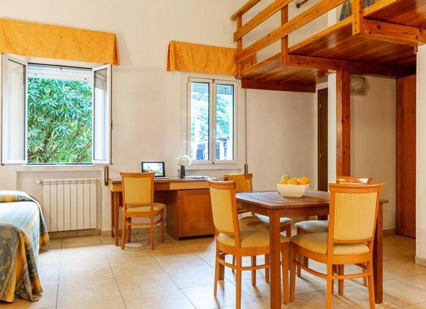 Dining room Photo