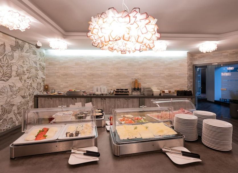 Buffet Photo