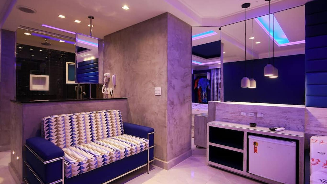 Gloria Plaza Hotel