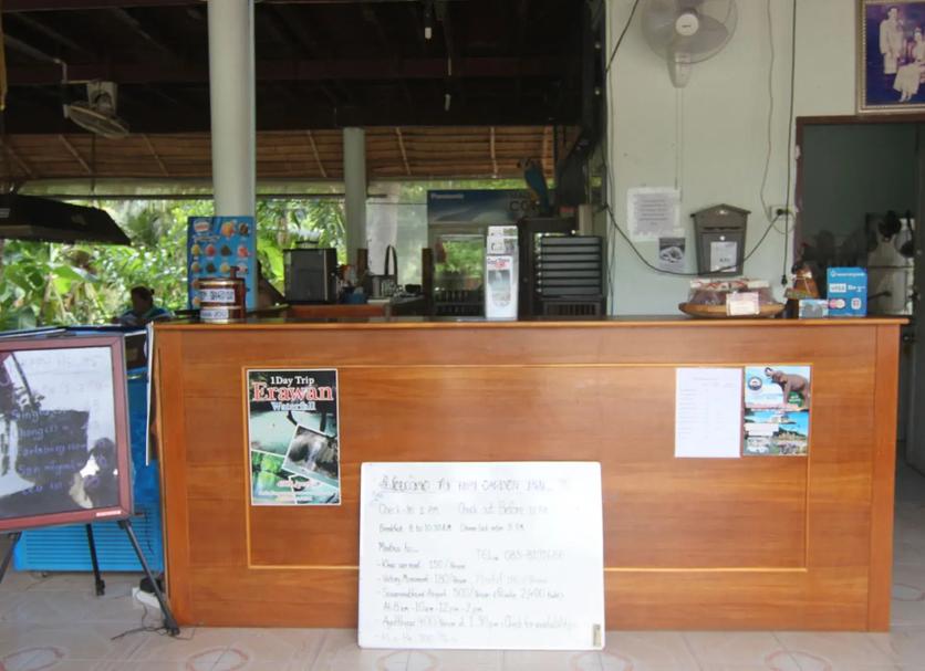 Front desk Photo