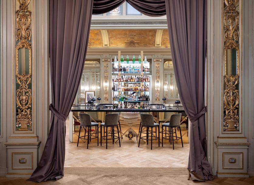Bar Photo