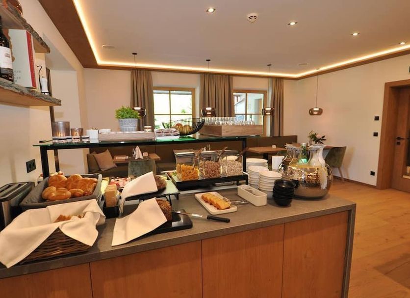 Buffet Photo