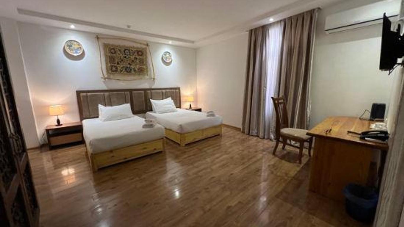 Lyabi House Hotel