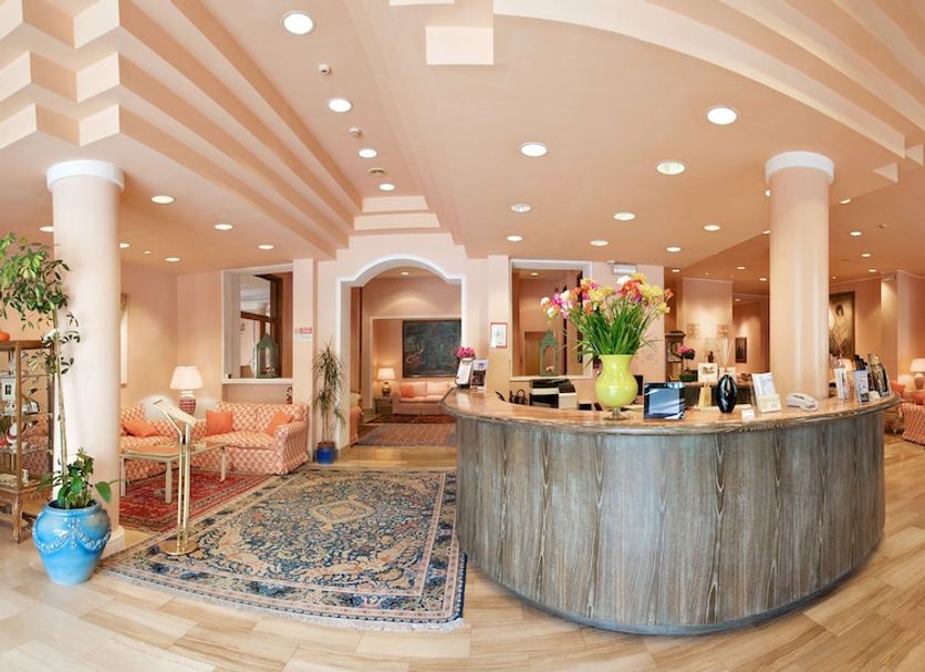 Front desk Photo