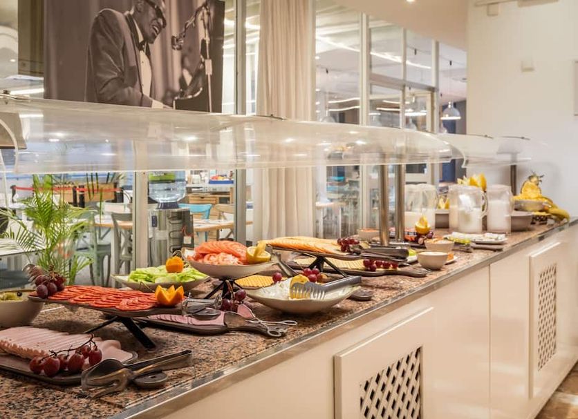 Buffet Photo