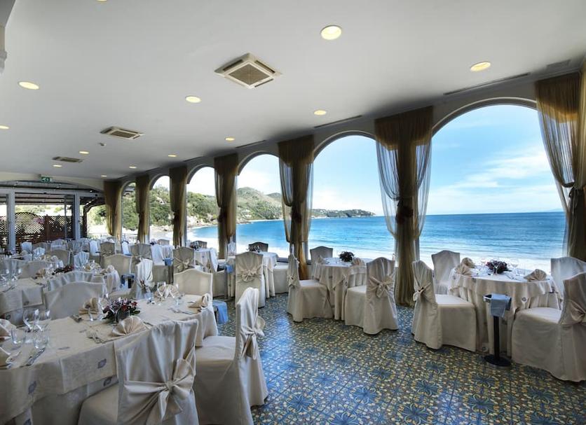 Banquet hall Photo
