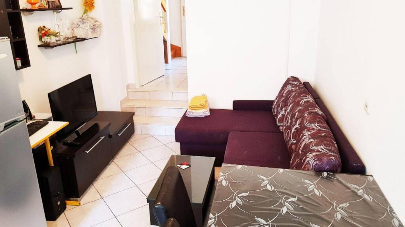 Croparadise Hostel & Apartments