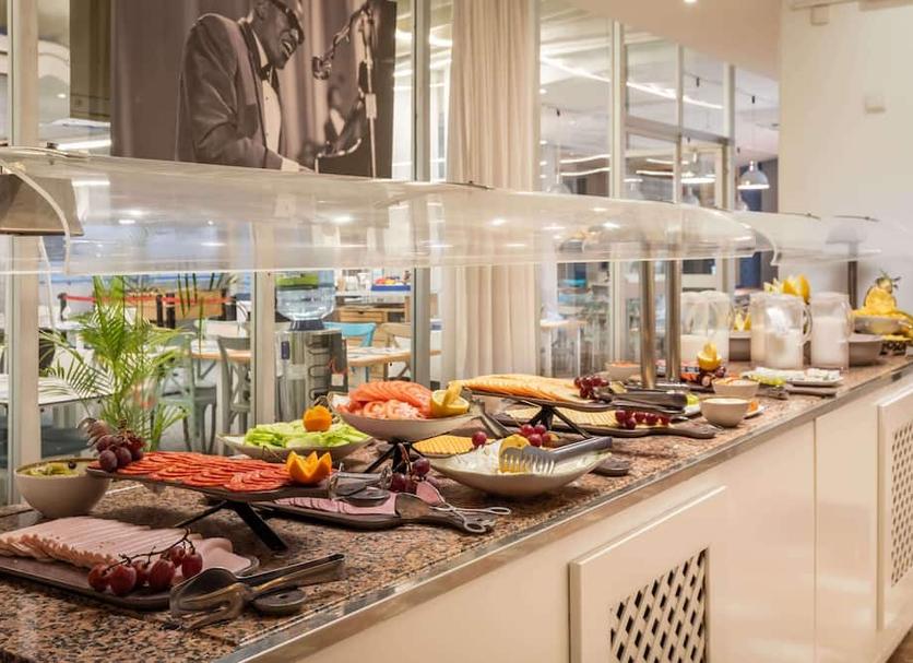 Buffet Photo