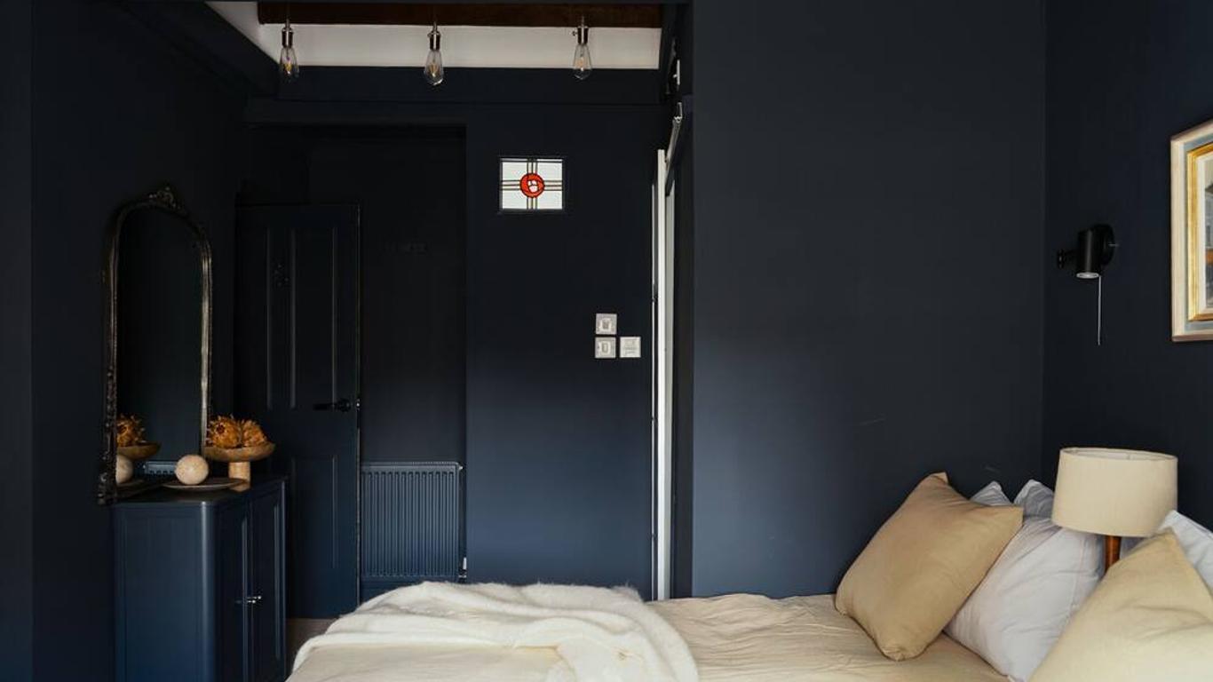 Cambridge House Room Only Accommodation