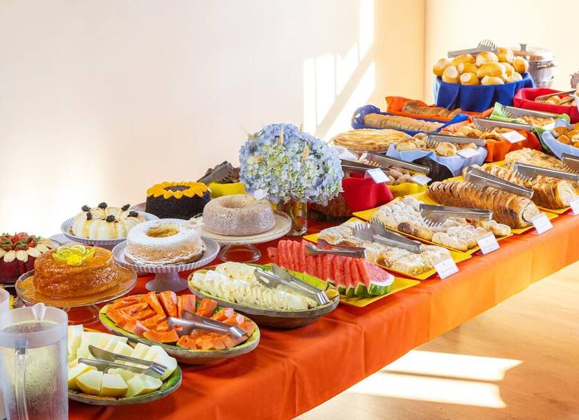 Buffet Photo