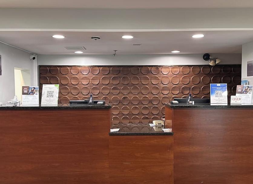 Front desk Photo