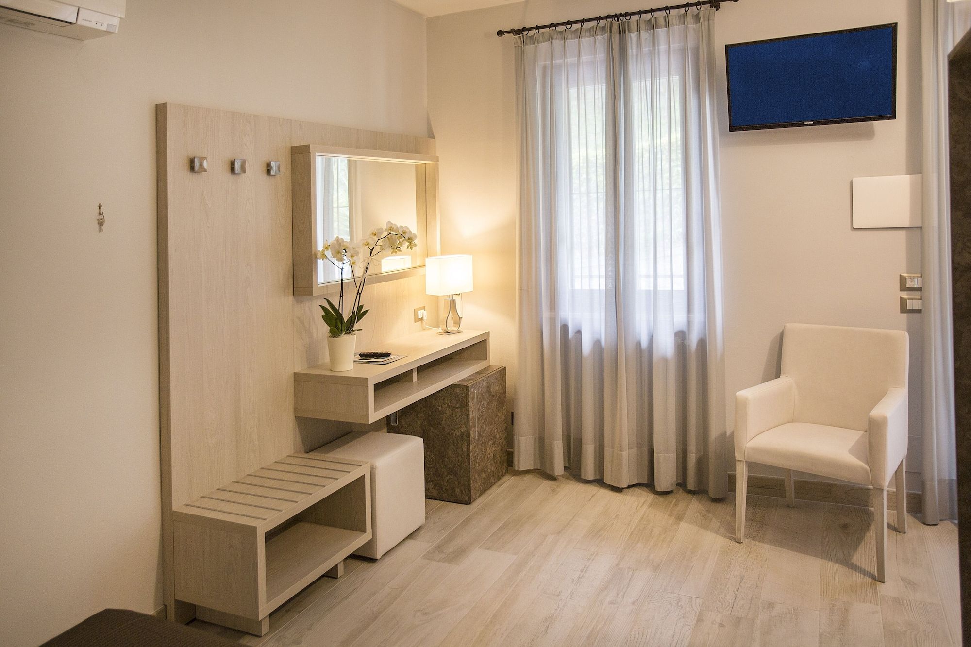 Room amenity