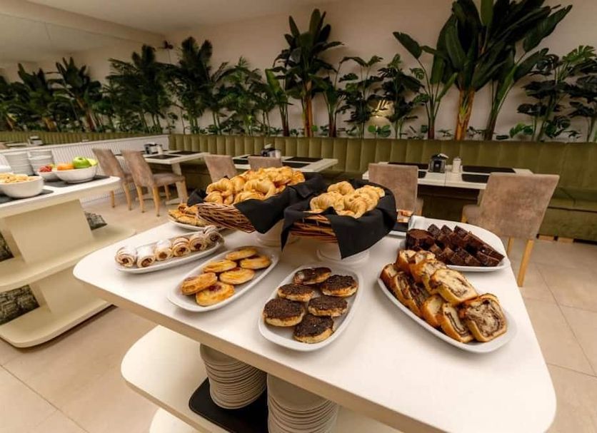 Buffet Photo