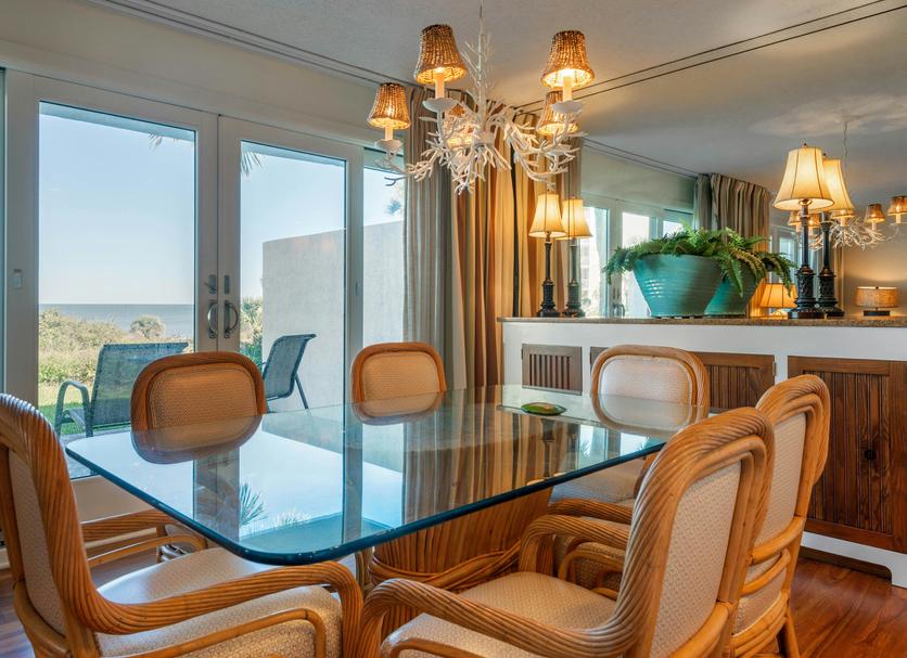 Dining room Photo