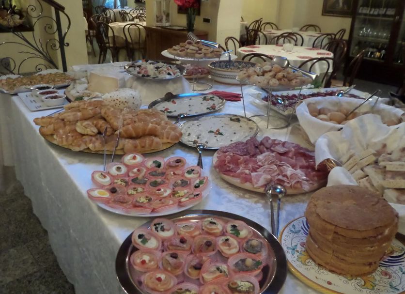 Buffet Photo