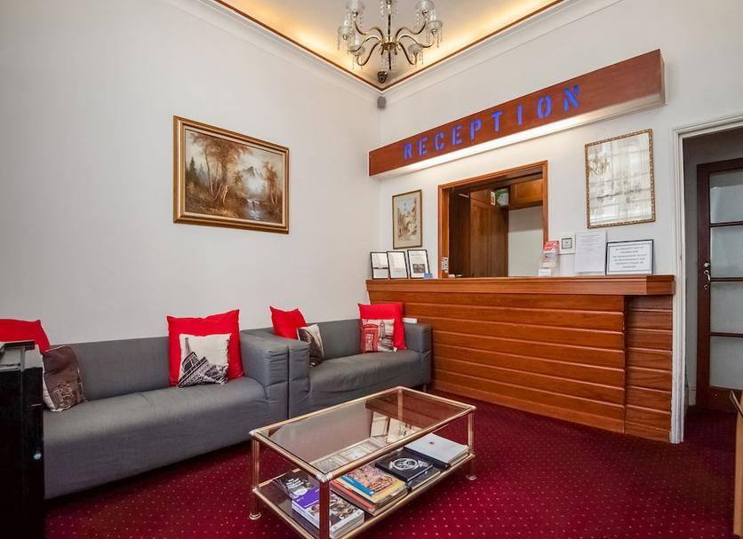 Front desk Photo