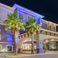 Holiday Inn Express & Suites - St. Petersburg - Madeira Beach, An IHG Hotel