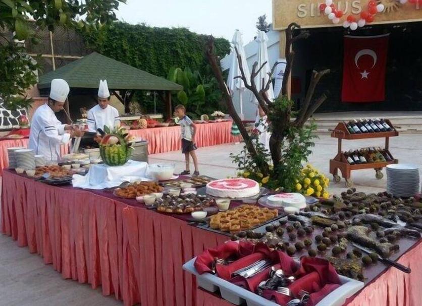 Buffet Photo