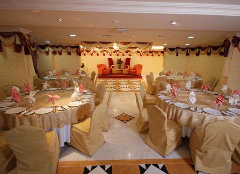 Banquet hall Photo
