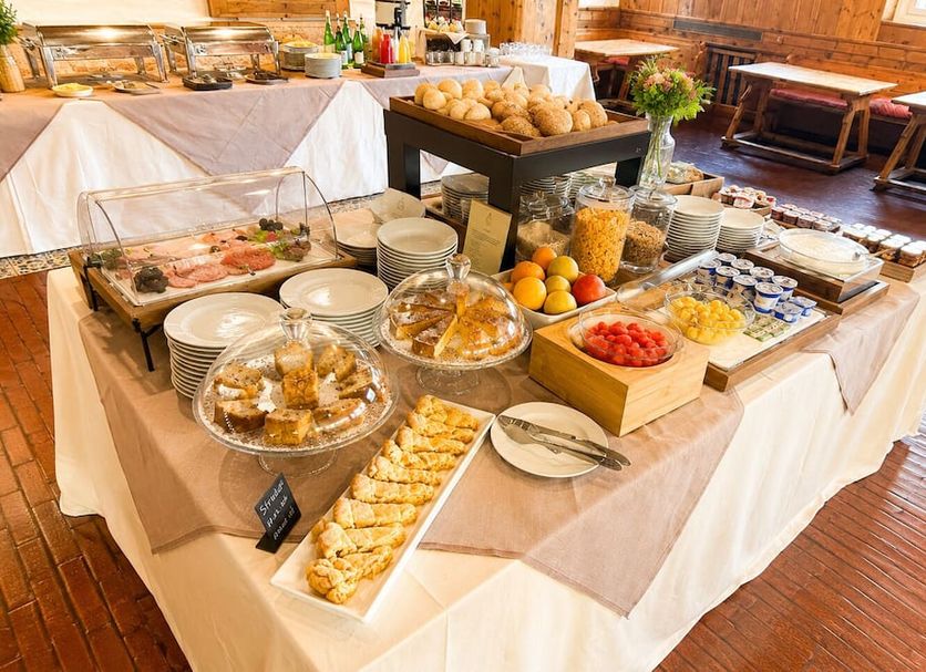 Buffet Photo