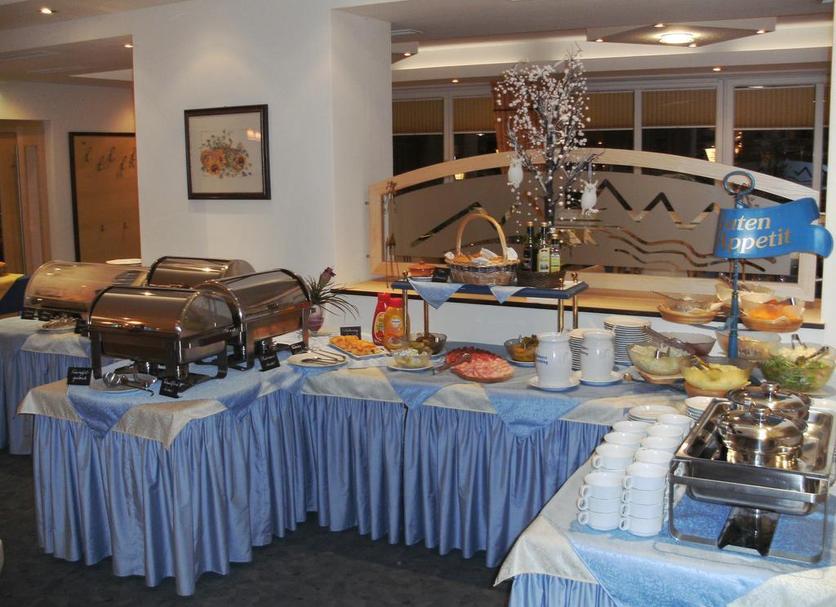 Buffet Photo