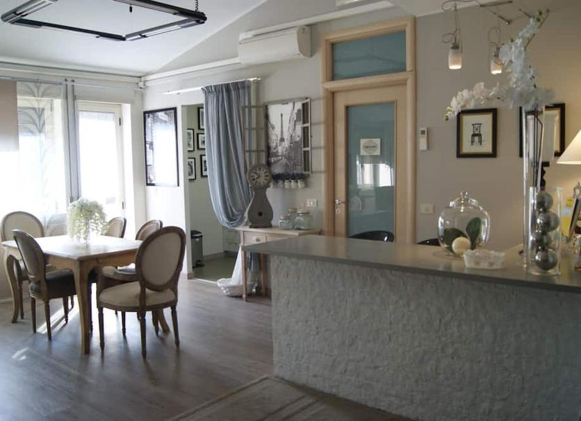 Dining room Photo