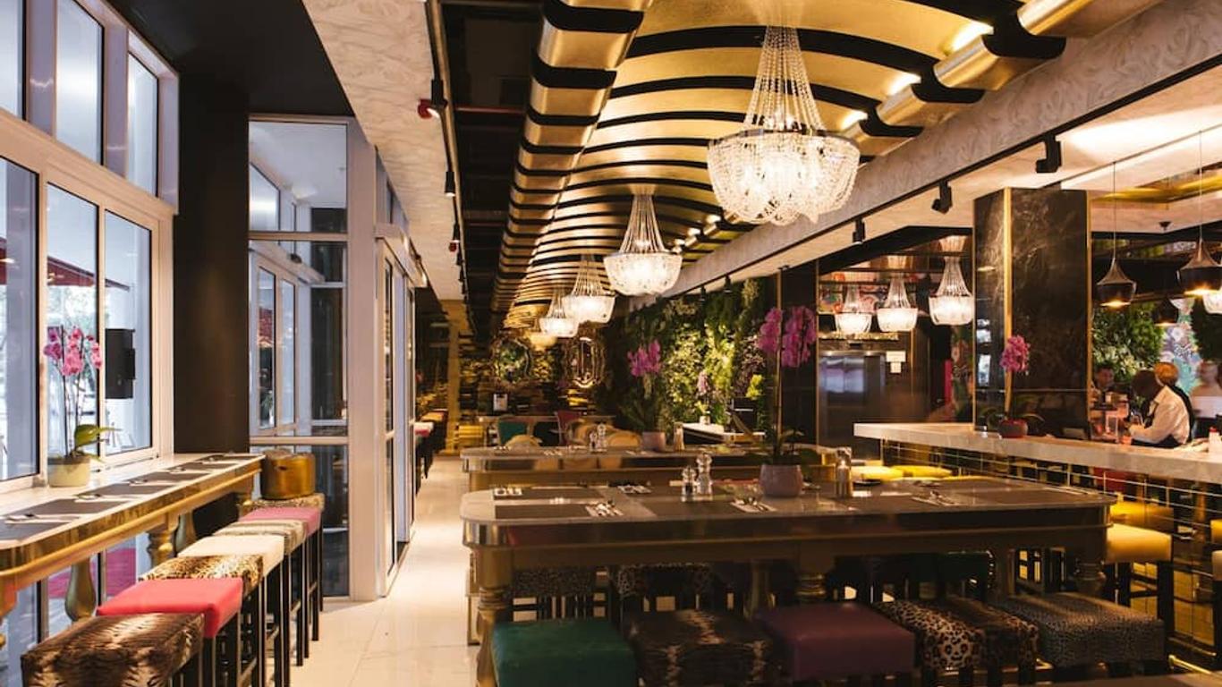 Signature Lux Hotel By Onomo Foreshore
