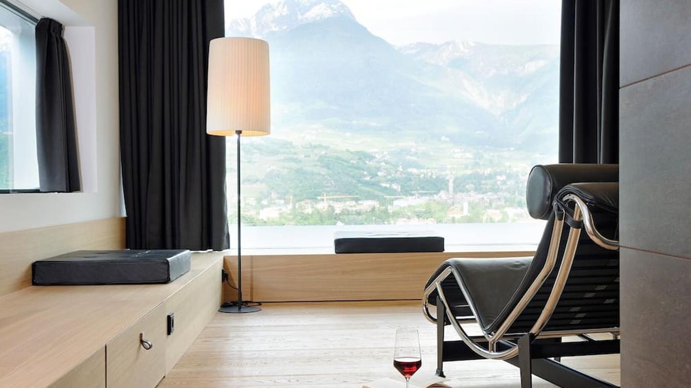 Bio & Wellnesshotel Pazeider - Healing Garden above Meran