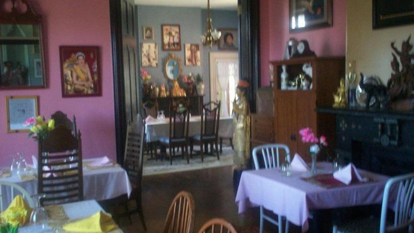 Ubon Thai Victorian Inn & Restaurant