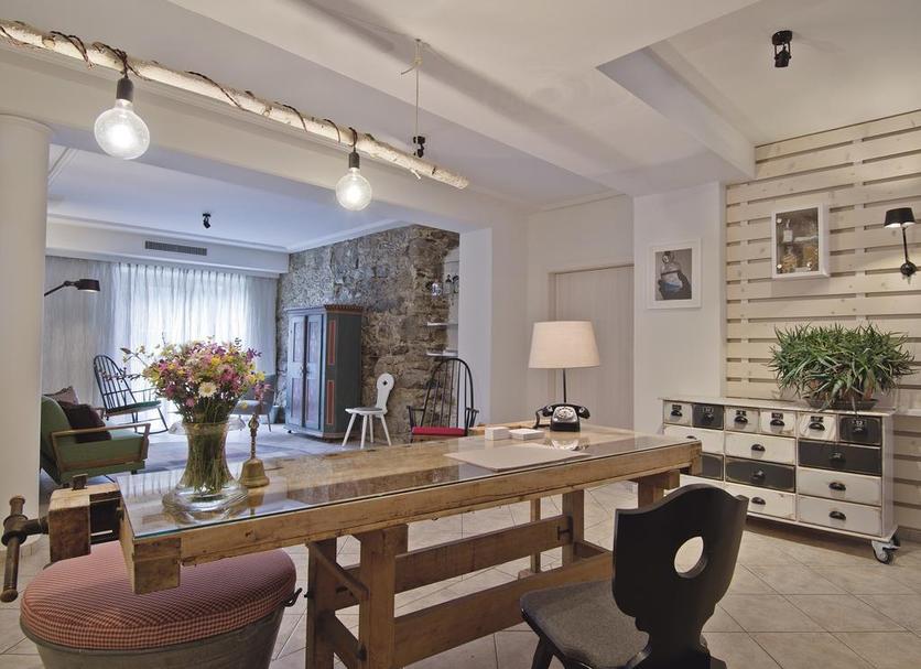 Dining room Photo