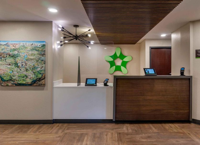 Front desk Photo