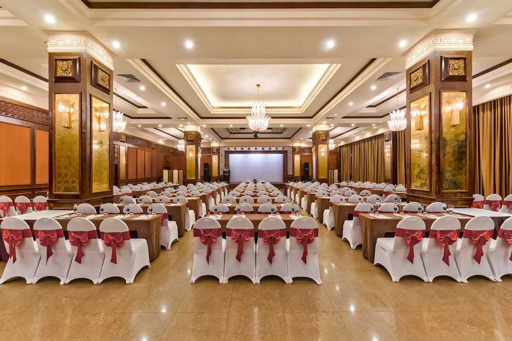 Banquet hall