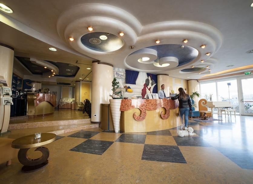 Front desk Photo