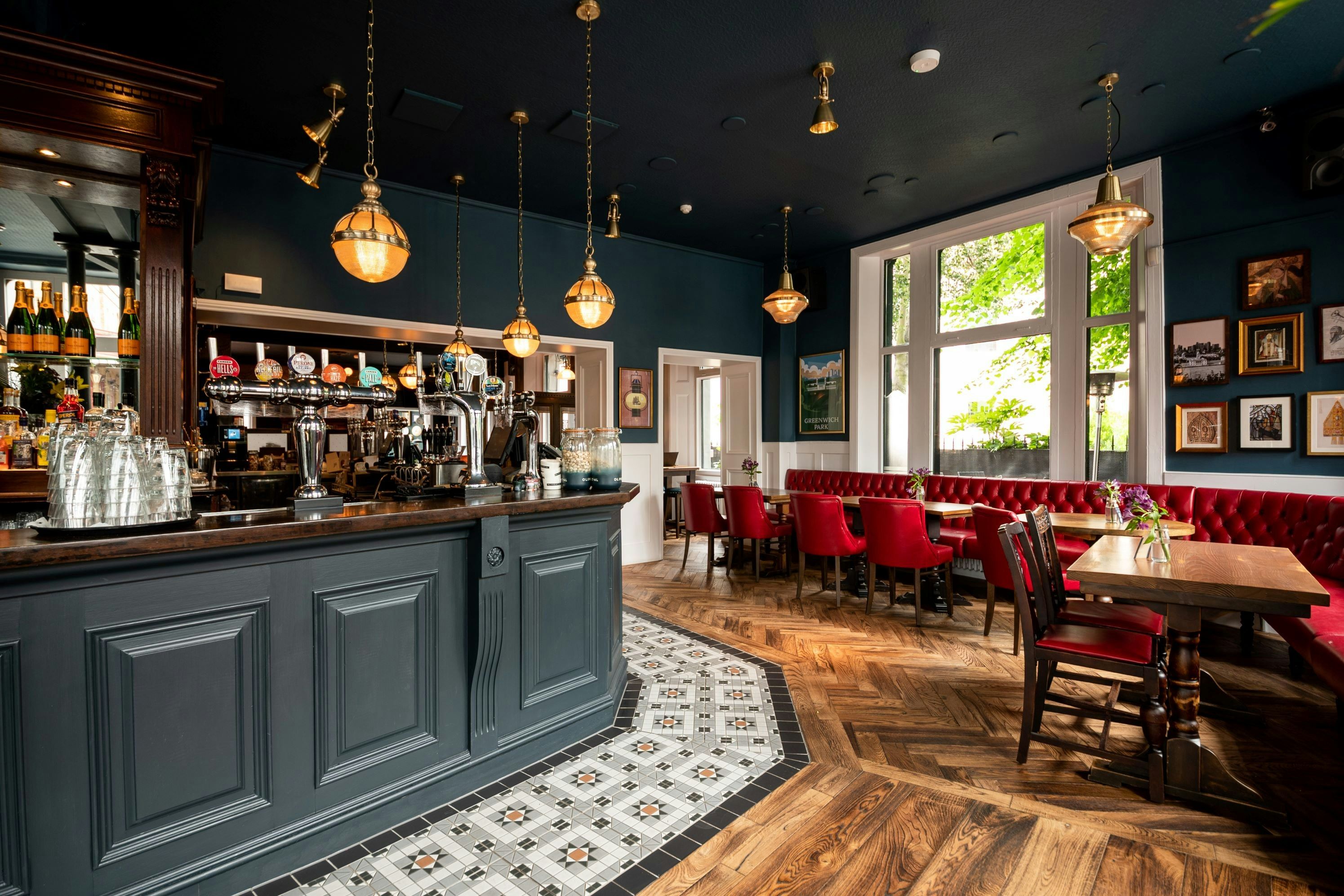 Bar