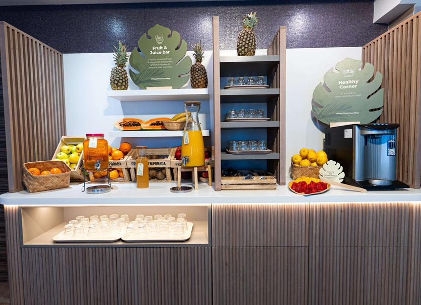 Buffet Photo
