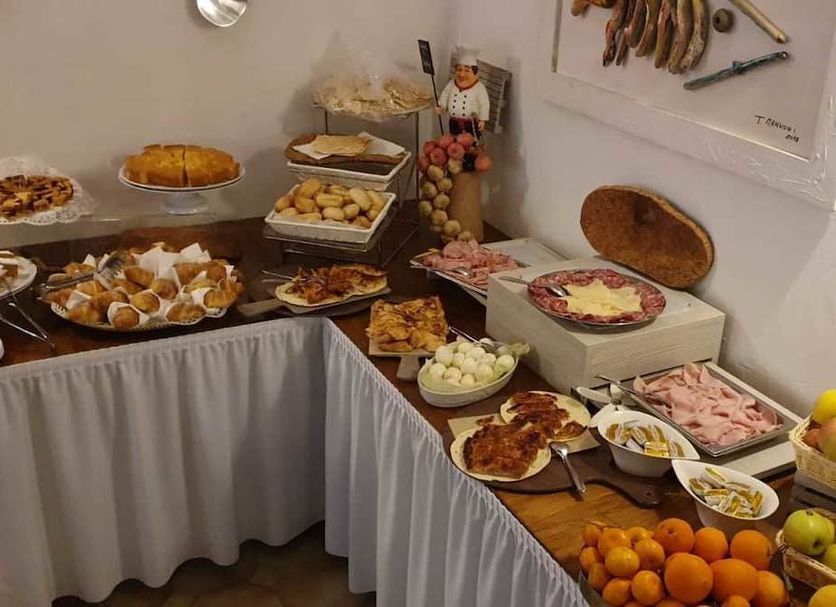 Buffet Photo