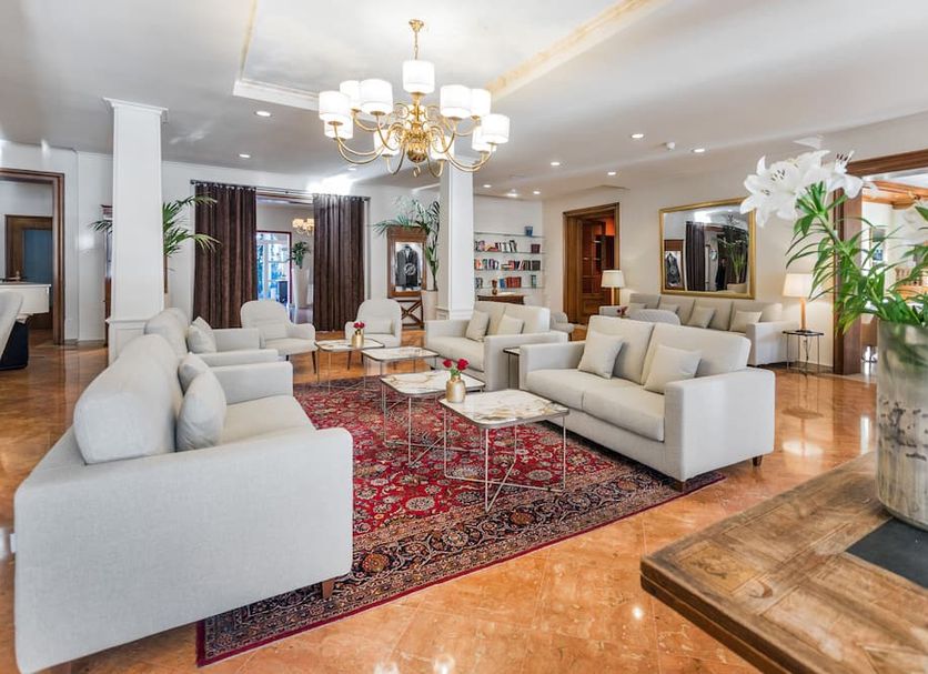 Lounge Photo