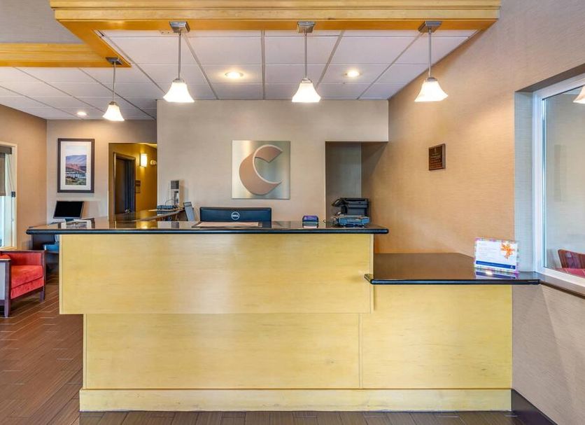 Front desk Photo