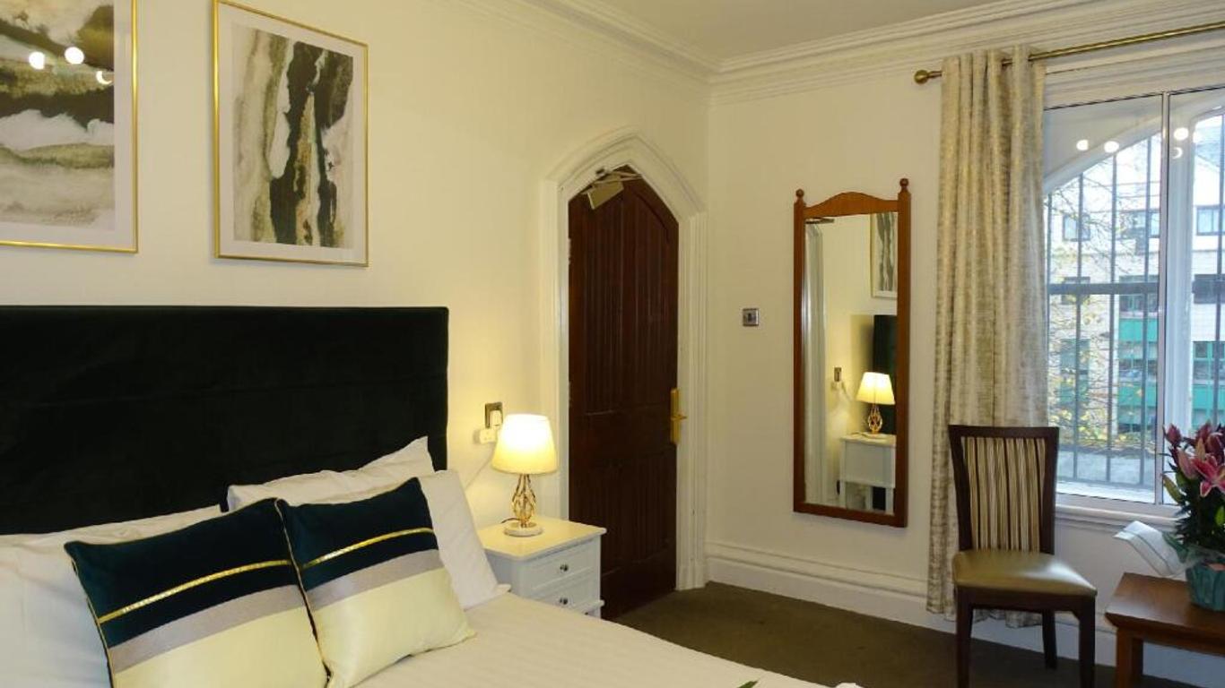 Rampant Lion Hotel