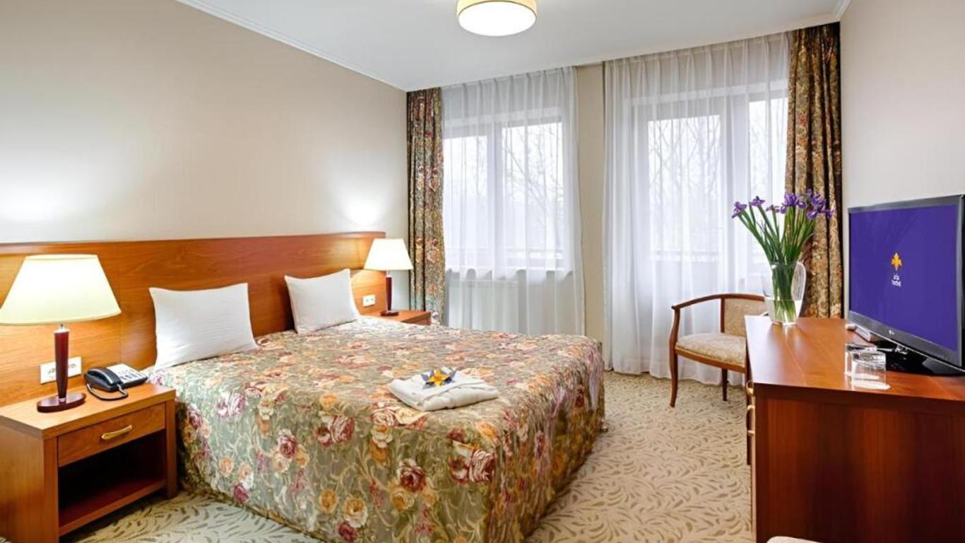 Iris hotel