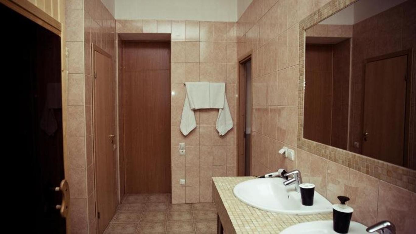 Sampo Hotel