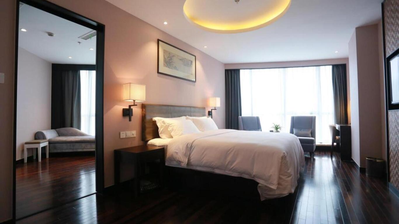 Yiwu Orange Boutique Hotel