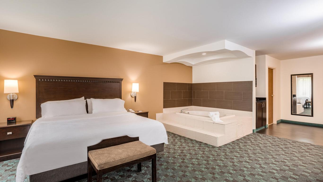 Holiday Inn Express Hotel & Suites Canton, An IHG Hotel