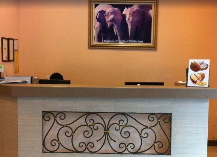 Front desk Photo